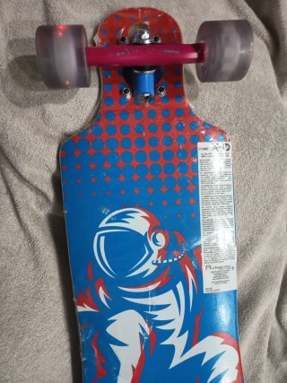 Longboard Compacto con Ruedas LED