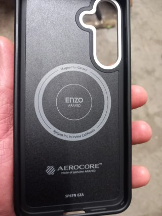 Funda Spigen Enzo Aramid Galaxy S25+