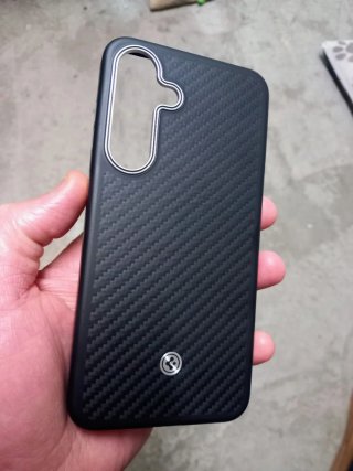 Funda Spigen Enzo Aramid Galaxy S25+