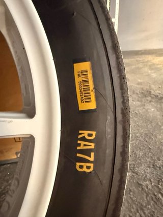 Neumático Pirelli P Zero 205/45 R17