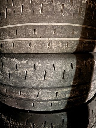Neumático Pirelli P Zero 205/45 R17