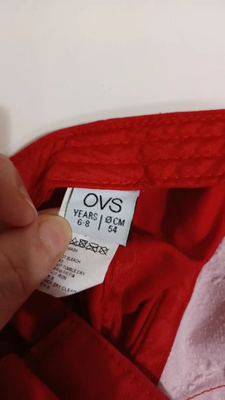 Cappello rosso circonferenza 54 cm