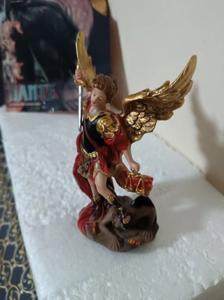 Figura San Miguel Arcángel Resina adornos decoraci