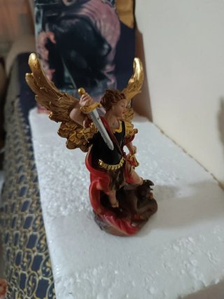 Figura San Miguel Arcángel Resina adornos decoraci