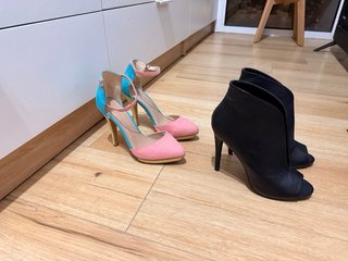Zapatos de tacón variados