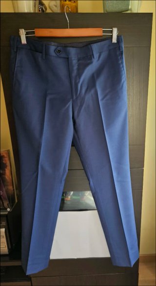 Forecast traje azul hombre.