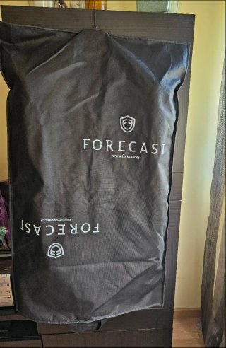Forecast traje azul hombre.