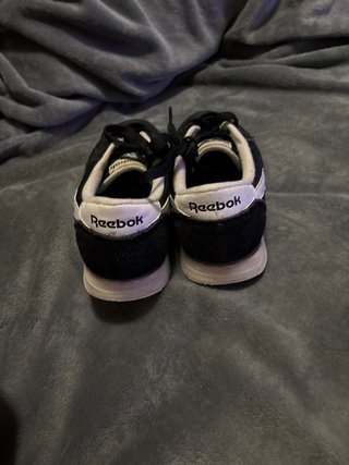 Zapatillas Reebok Negras y Blancas