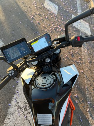 KTM Duke 390 2022 373cc 44CV 4200€(negociables)