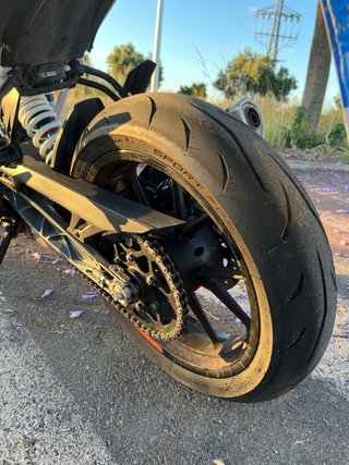 KTM Duke 390 2022 373cc 44CV 4200€(negociables)