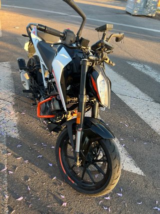 KTM Duke 390 2022 373cc 44CV 4200€(negociables)
