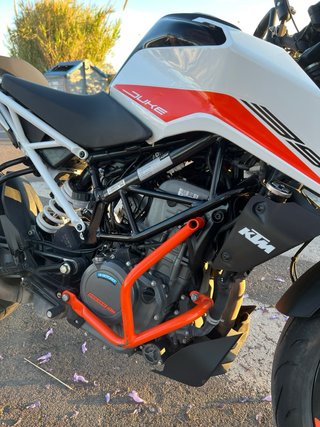 KTM Duke 390 2022 373cc 44CV 4200€(negociables)