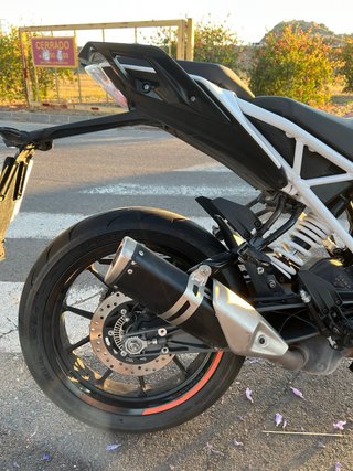 KTM Duke 390 2022 373cc 44CV 4200€(negociables)
