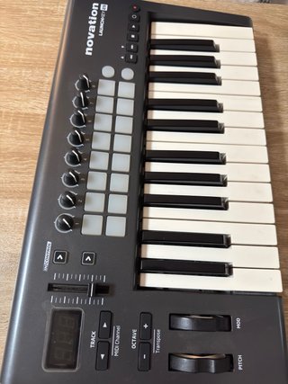 Novation Launchkey 25 Teclado Controlador midi