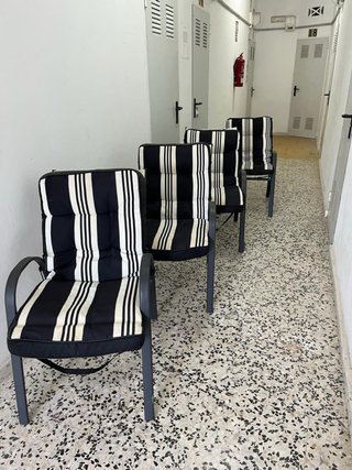 Sillas de jardín a rayas