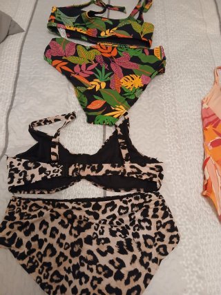 Lote 2 bikinis y 1 bañador mujer