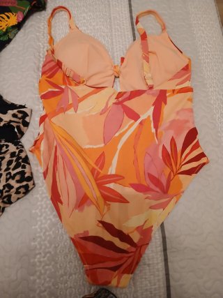 Lote 2 bikinis y 1 bañador mujer