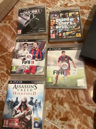 Consola PS3 Negra + 2 Mandos + 5 Juegos