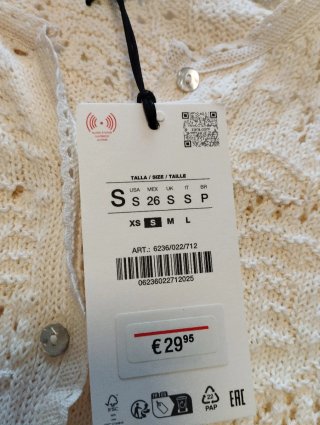 Jersey Zara punto manga abullonada bordada.