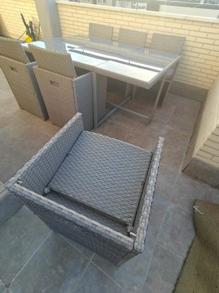 Mesa y 6 Sillas jardín mimbre/cristal
