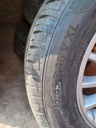 Neumáticos 215/65 R16 V XL