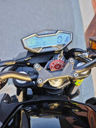 CF Moto 400NK Naked Negra/Gris