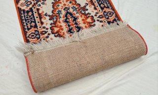 Tapete decorativo com franjas