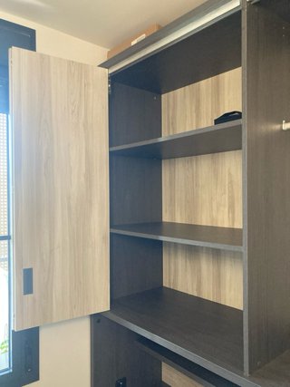 Armario, Cama, Columna, Escritorio y Estantería
