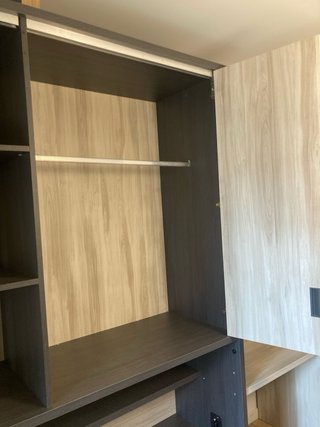 Armario, Cama, Columna, Escritorio y Estantería