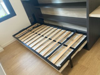 Armario, Cama, Columna, Escritorio y Estantería