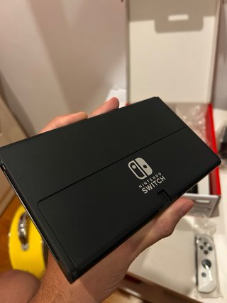 Nintendo Switch OLED Bianca e Nera
