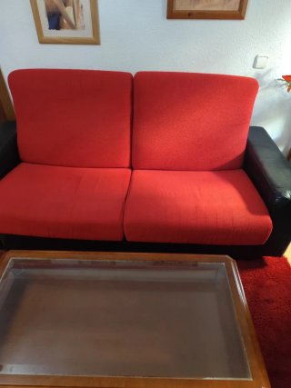 Sofá Cama + Mesa Centro + Alfombra Roja
