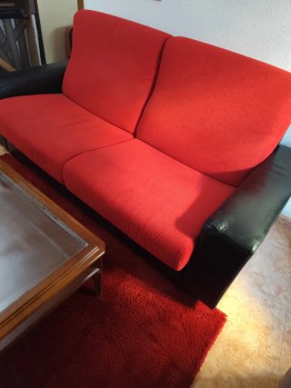 Sofá Cama + Mesa Centro + Alfombra Roja