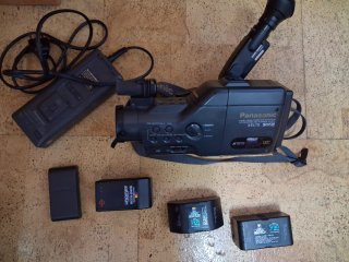 Videocámara Panasonic MS70 S-VHS-C
