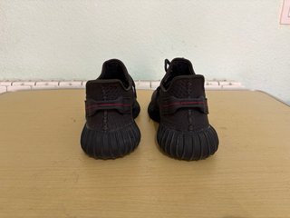 Adidas Yeezy 350 V2 Negras