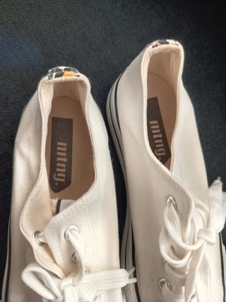 Zapatillas blancas plataforma. Talla 40.
