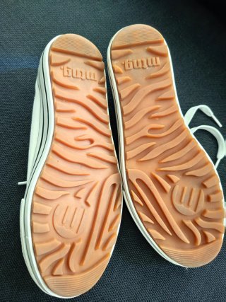 Zapatillas blancas plataforma. Talla 40.