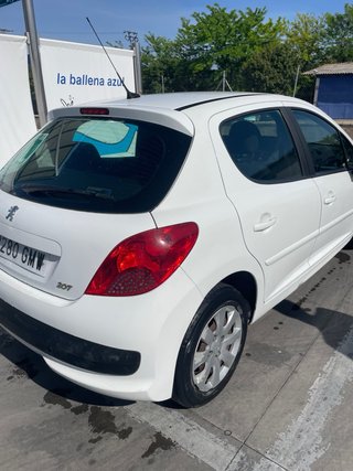 Peugeot 207 2009