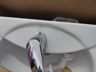 2 Lavabos de Porcelana con Grifos