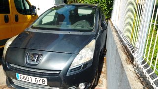 Peugeot 5008 2011 URGE VENDER!