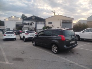 Peugeot 5008 2011 URGE VENDER!