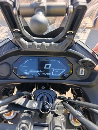 Yamaha Tracer 7 verde/negra