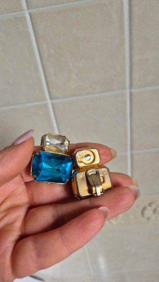 Orecchini blu e oro con pietre