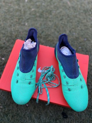 Botas de fútbol Adidas verdes y azules