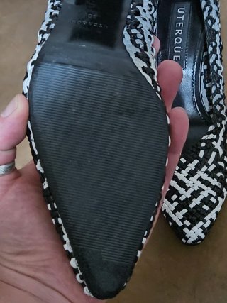Zapatos Uterqüe Negros y Blancos