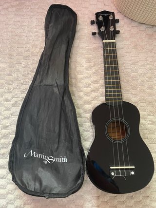 Ukelele Martin Smith Negro