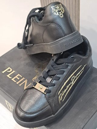 Scarpe Plein Sport nere con dettagli oro