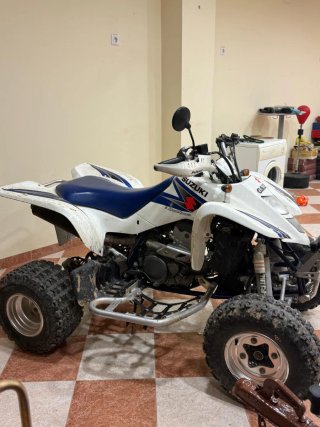 Vendo o cambio por coche  furgoneta Suzuki LTZ-400