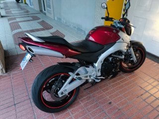 Suzuki GSR 600