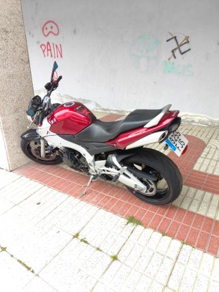 Suzuki GSR 600